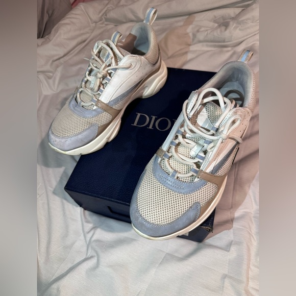 Men’s Designer Sneakers - Picture 1 of 3